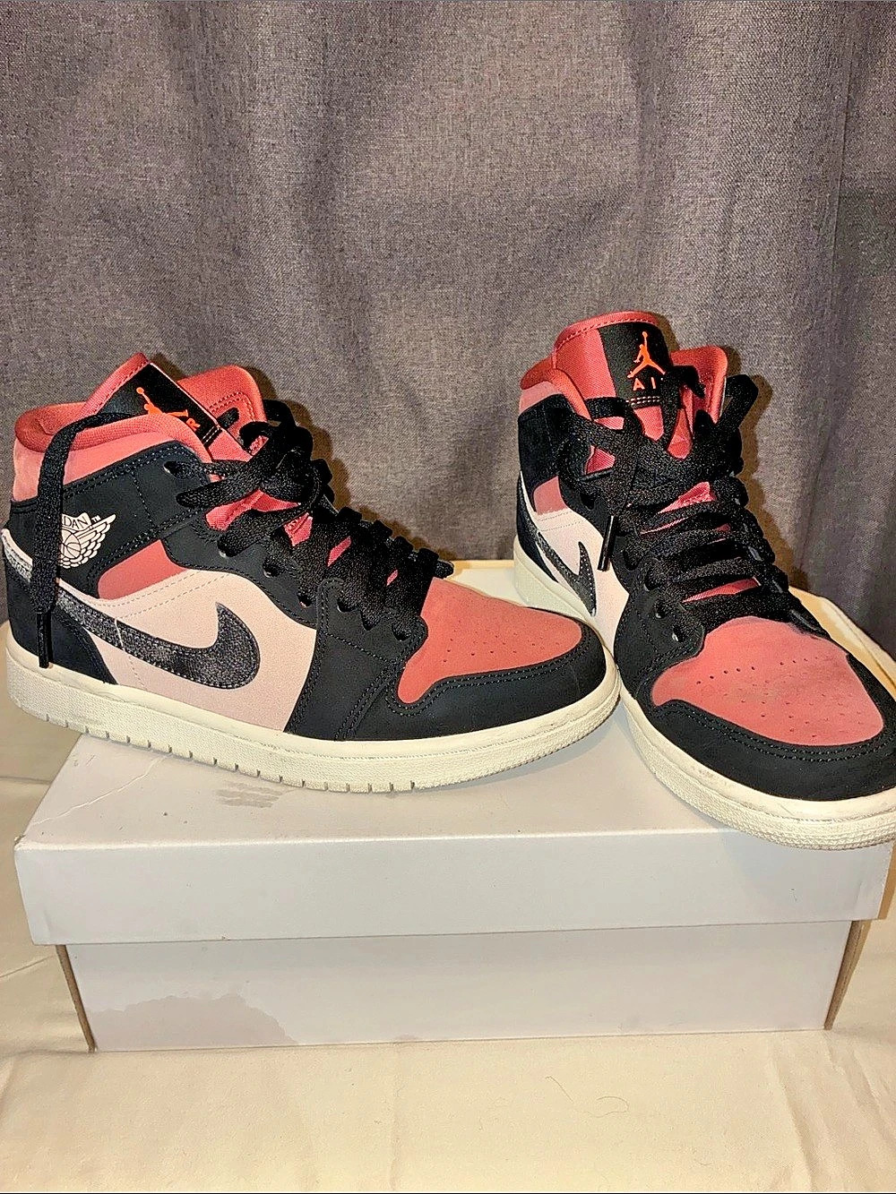 Nike Air Jordan 1 High-Top Sneakers in Black & Pink Like New